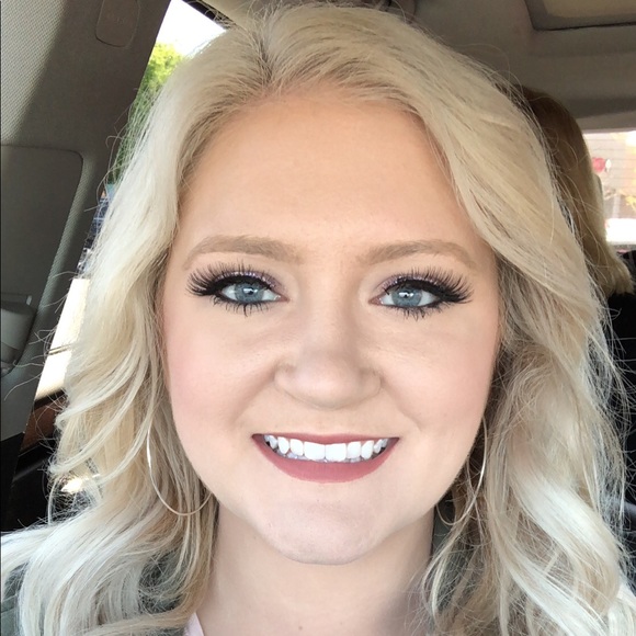 Profile Picture of Autumn Poole (@autumnp15) on Poshmark