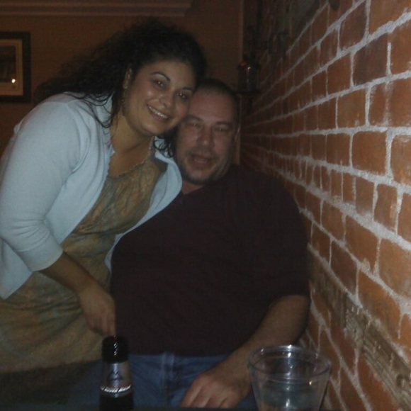 Profile Picture of Ronnie Corona (@ronniecorona) on Poshmark