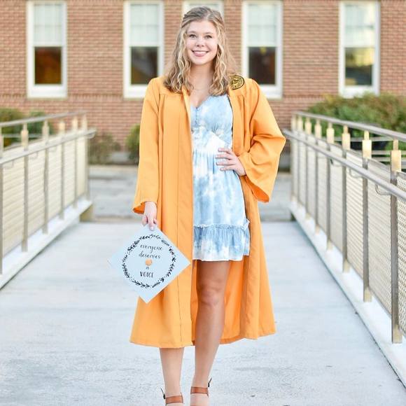 Profile Picture of Peyton Brooks (@prbrooks) on Poshmark