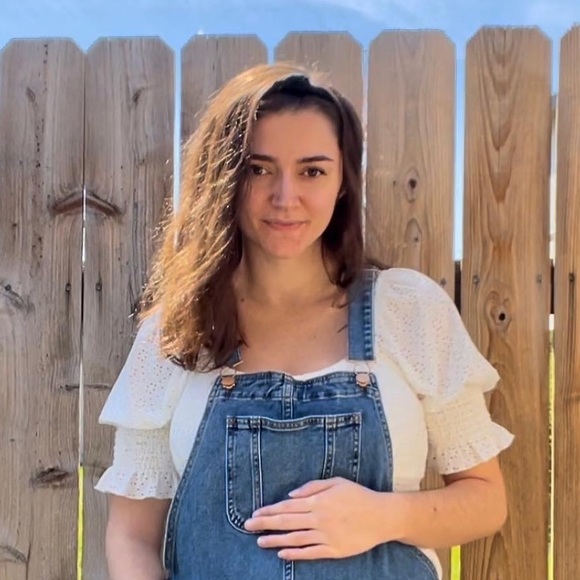 Profile Picture of Michaela Krieger (@michaelakrieger) on Poshmark
