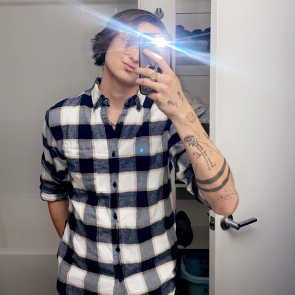 Profile Picture of Zach Miller (@zachmiller812) on Poshmark