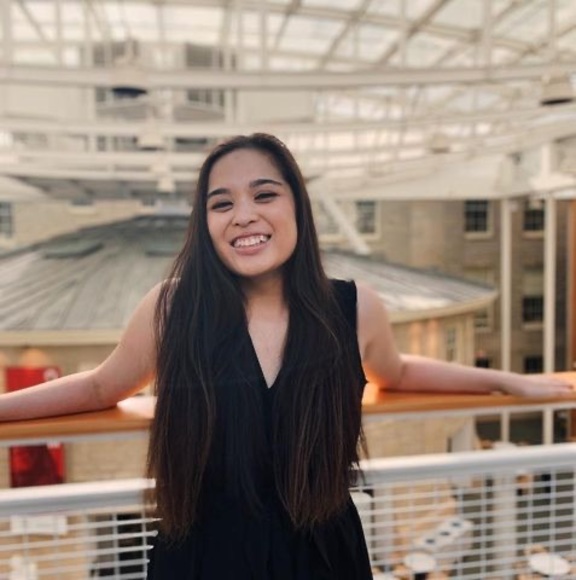 Profile Picture of Tori Alandy (@vra26) on Poshmark