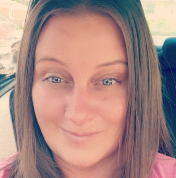 Profile Picture of Laura Shultz (@laurashultz895) on Poshmark