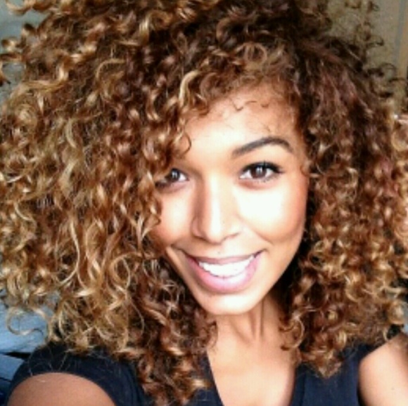 Profile Picture of Crystal Rodrigues (@c_rodrigues2) on Poshmark