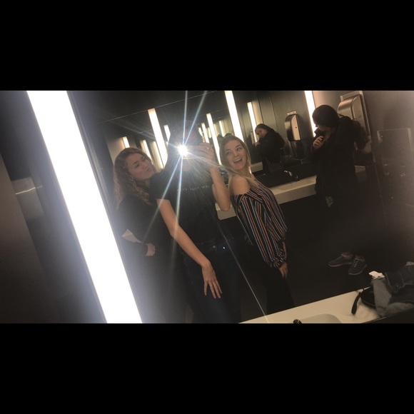 Profile Picture of Jessi Kreder (@jessikreder) on Poshmark