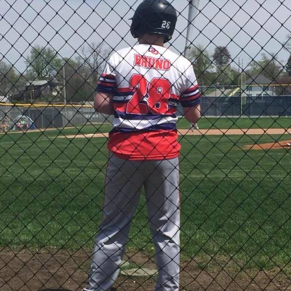 Profile Picture of Chris Bruno (@chris_b27_7) on Poshmark