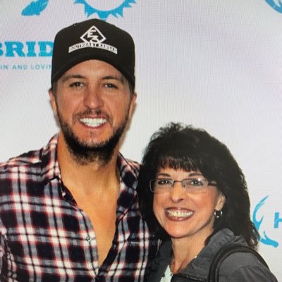 Profile Picture of Lori Onofrio (@LoriOnofrio) on Twitter