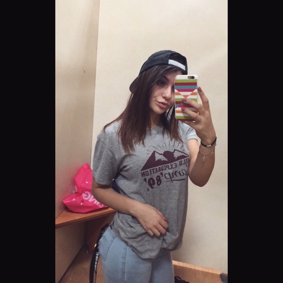 Profile Picture of Ang Tarulli (@ang_711) on Poshmark
