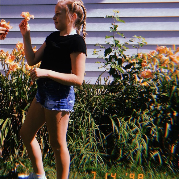 Profile Picture of Caitlin Kohles (@ckohles) on Poshmark