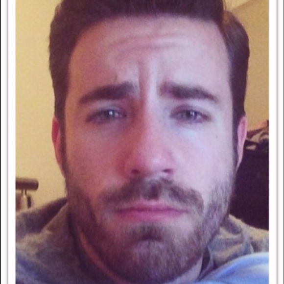 Profile Picture of Dave Matthews (@talhomsi25) on Poshmark