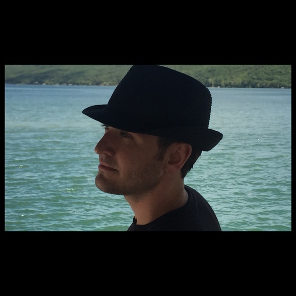 Profile Picture of Aaron Kelly (@awkelly1) on Poshmark