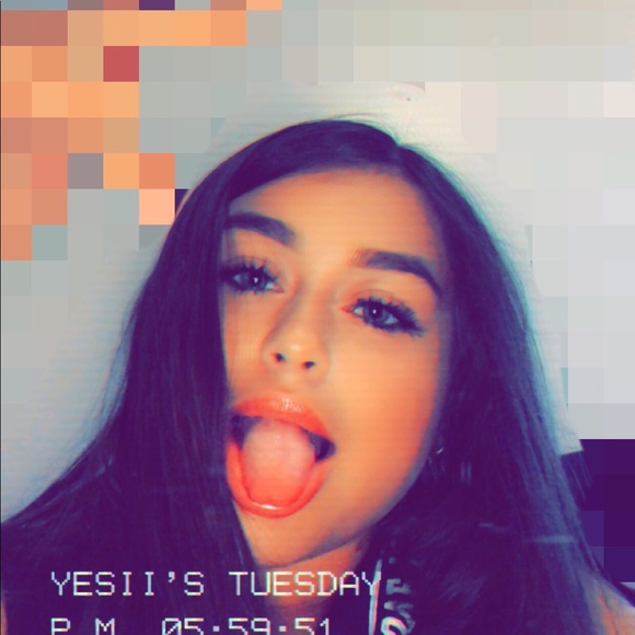 Profile Picture of Yesenia Lopez (@yesi_14103) on Poshmark