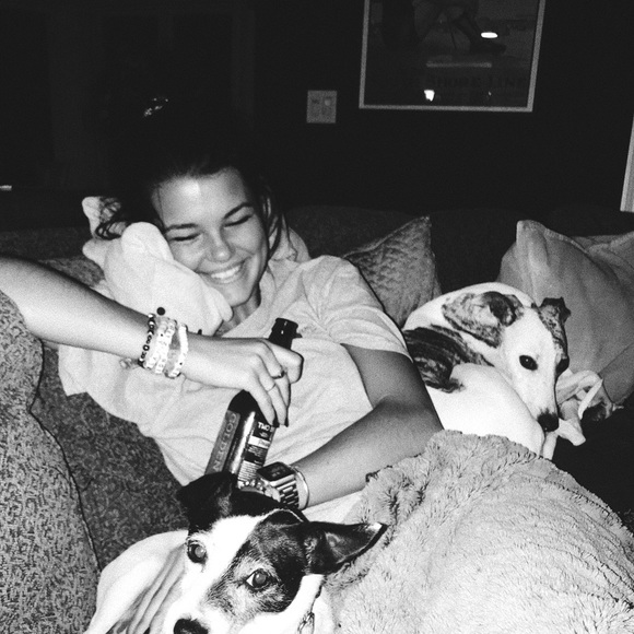 Profile Picture of A Gagnard (@dacotua) on Poshmark