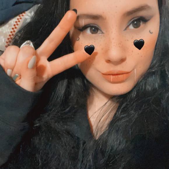 Profile Picture of Jessica Wegner (@icequeen_2010) on Poshmark