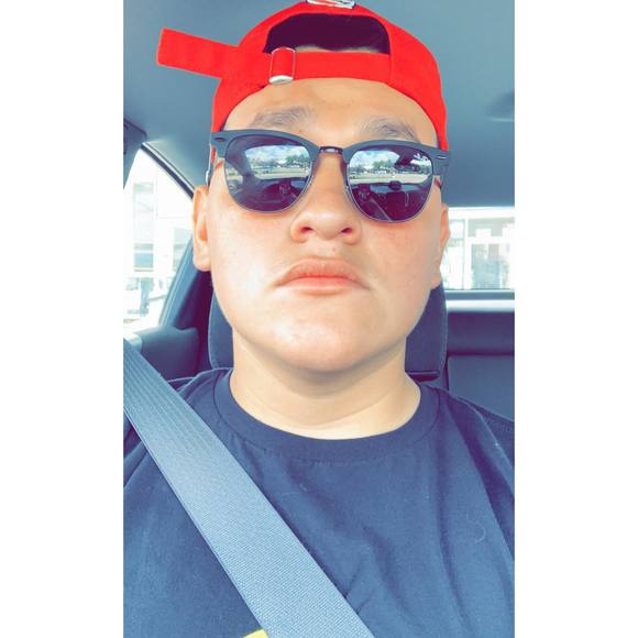 Profile Picture of Kevin Briceño (@kbbc10) on Poshmark