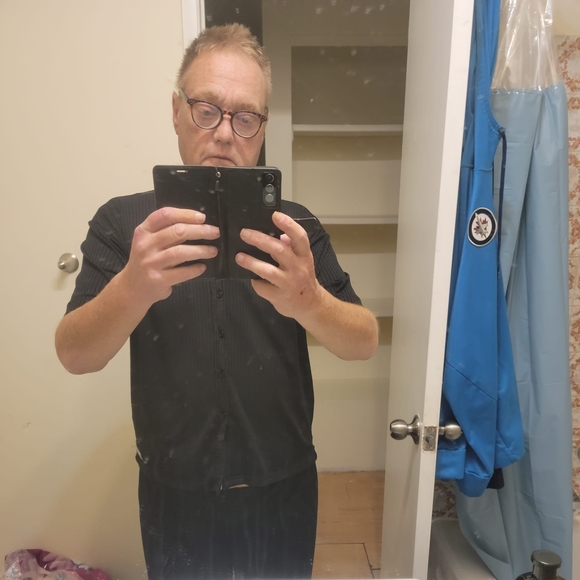 Profile Picture of Larry West (@lwest6059) on Poshmark