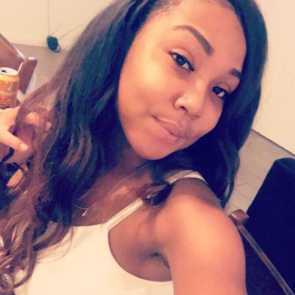Profile Picture of Shaunti Cain (@shauntilove) on Poshmark