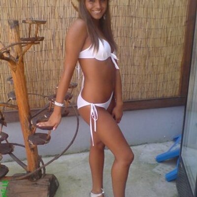 Profile Picture of Madeleine Denny (@dennyzimadelein) on Twitter