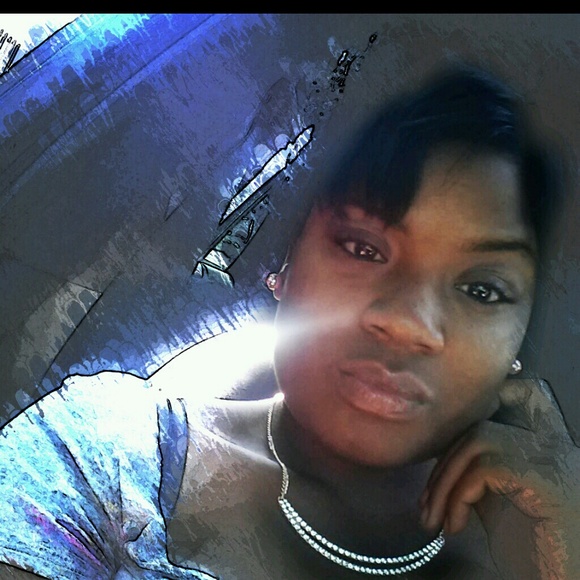 Profile Picture of Tomika Graphenreed (@tomika87) on Poshmark