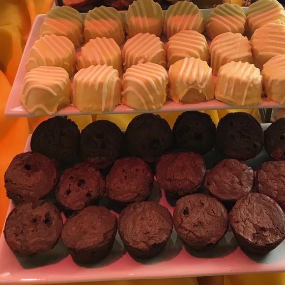 Profile Picture of Madeth Bernardino (@petra1996) on Poshmark