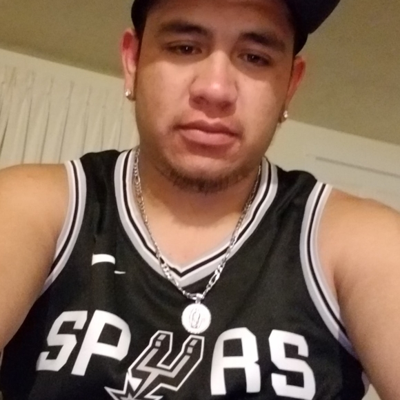 Profile Picture of Erik Aguilar (@esetortas) on Poshmark
