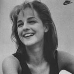 Profile Picture of Helen Hunt Fan Club (@madabouthelen) on Instagram