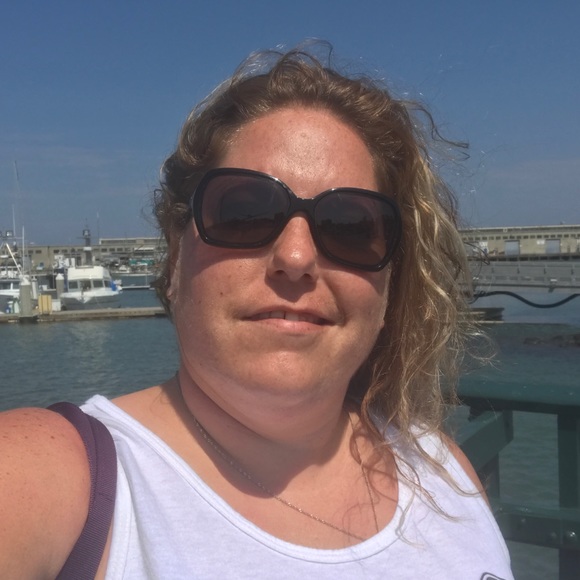 Profile Picture of Chelsey Ramirez (@crramire) on Poshmark