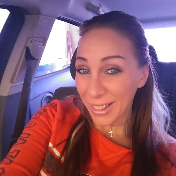 Profile Picture of Kelli Keglovitz (@savingosouls) on Poshmark