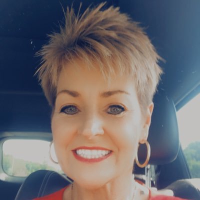 Profile Picture of Lori Osborne (@losborne714) on Twitter