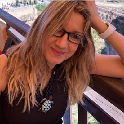 Profile Picture of Vicky Tobar (@vickytobar1203) on Twitter