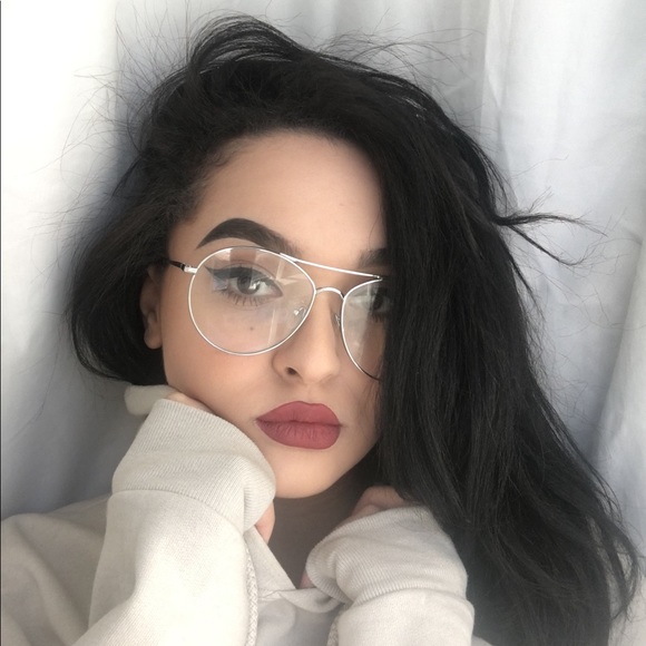 Profile Picture of Melissa Lugli (@melissalugli) on Poshmark