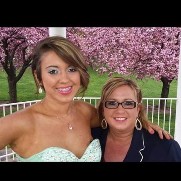 Profile Picture of Cindy Umberger (@cindyumberger) on Poshmark