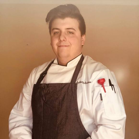 Profile Picture of Anthony Avalone (@anthonyavalone) on Poshmark