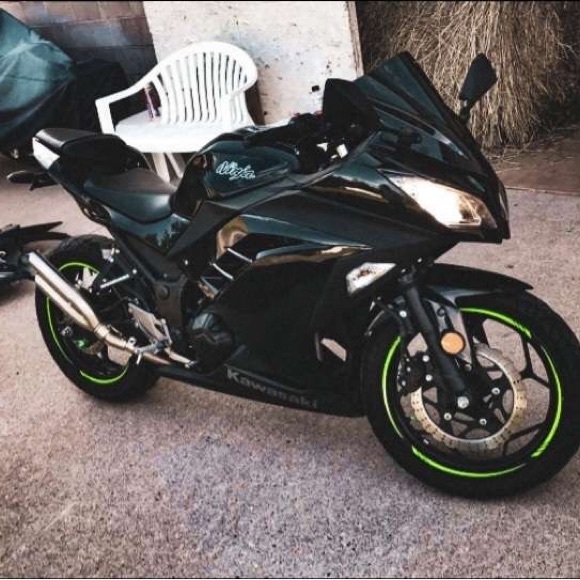 Profile Picture of Martin Krosschell (@mkrosschell) on Poshmark