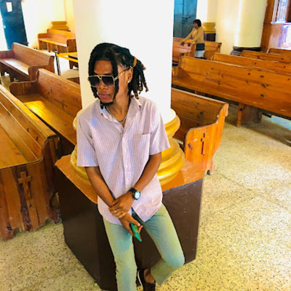 Profile Picture of Marc denis Lafrance (@marclafrance164) on Poshmark