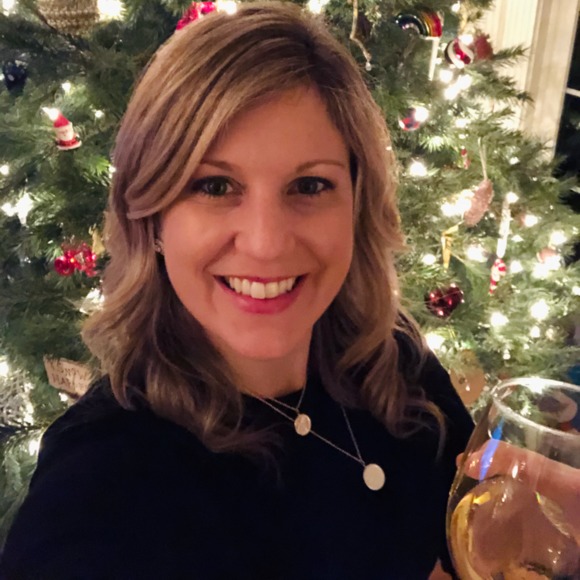 Profile Picture of Kate Davis (@ksworley_davis) on Poshmark