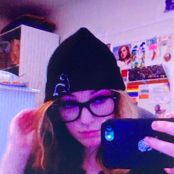 Profile Picture of Nova Parker (@tiv3n) on Poshmark