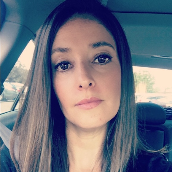 Profile Picture of Leonor Braun (@uygirl) on Poshmark