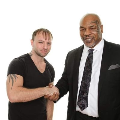 Profile Picture of Andrew Osborn (@OzzieDrew) on Twitter