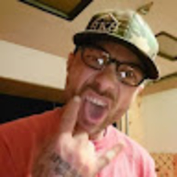 Benjamin Christen - Poshmark Profile Picture of Benjamin Christen (@christen286) on Poshmark