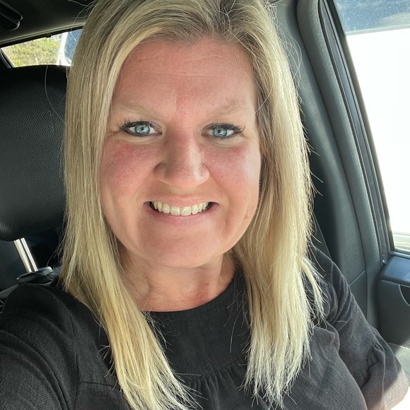 Profile Picture of Marci Stephenson (@mstephenson81) on Poshmark