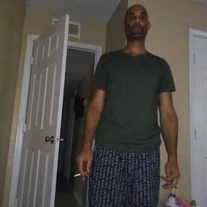 Profile Picture of Robert Casanova (@RobertCLinton17) on Twitter