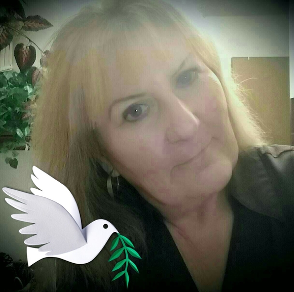 Profile Picture of Beverly Hines (@beverlyhines) on Poshmark