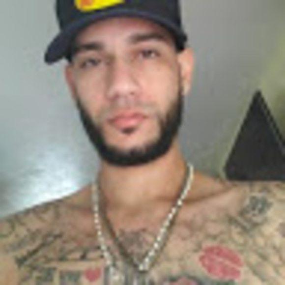 Profile Picture of Erik Ortiz (@ortizerik1551) on Poshmark
