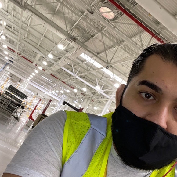 Profile Picture of Chris Giron (@cgiron2227) on Poshmark