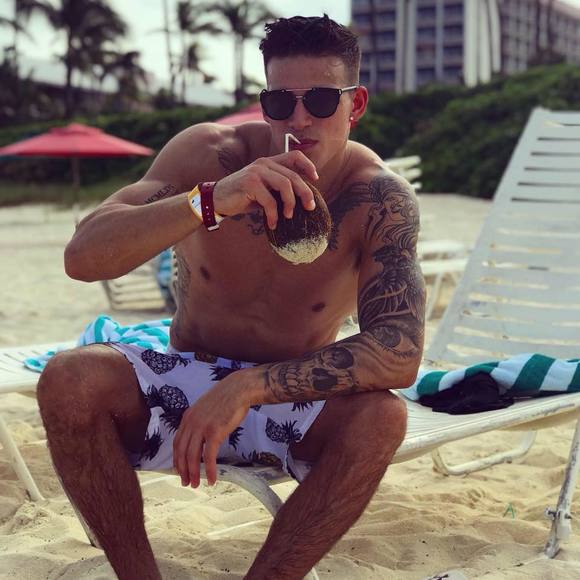 Profile Picture of Dom Febbraro (@domfebbraro23) on Poshmark