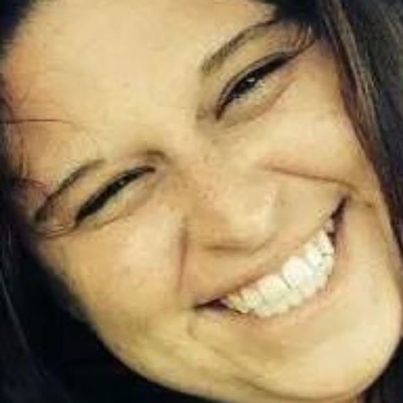Profile Picture of Danielle Parson (@danip87) on Poshmark