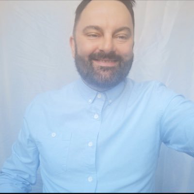 Profile Picture of Michael Emms (@michaeldemms) on Twitter