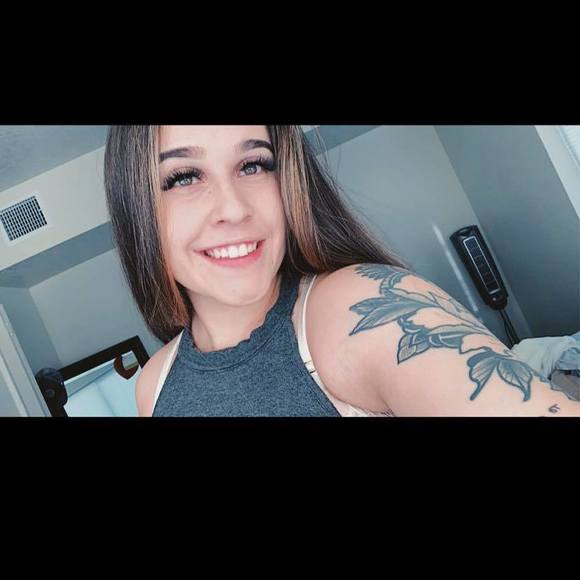 Profile Picture of Rebecca Trezza (@rtrezza) on Poshmark