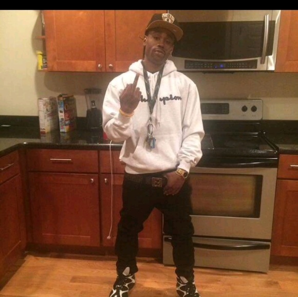 Profile Picture of Dymier Coyett (@tn1ent) on Poshmark